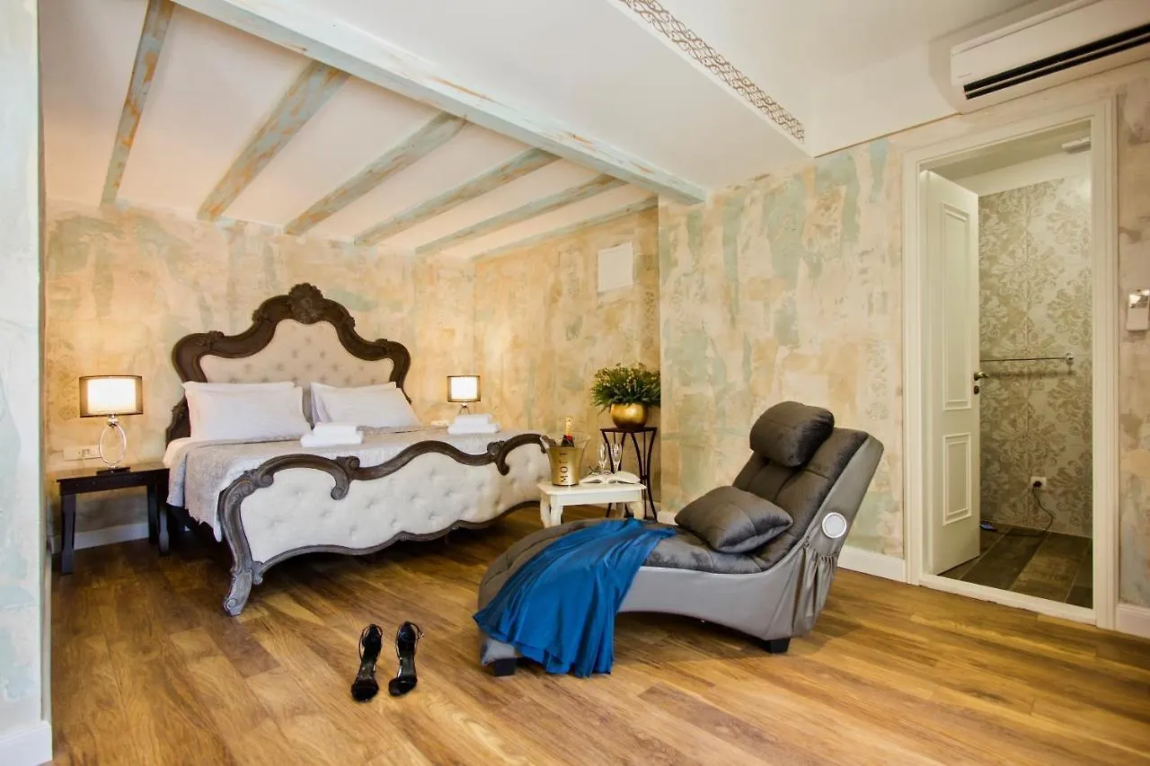 Plaza Marchi Old Town - Mag Quaint & Elegant Boutique Hotels Split 4*,